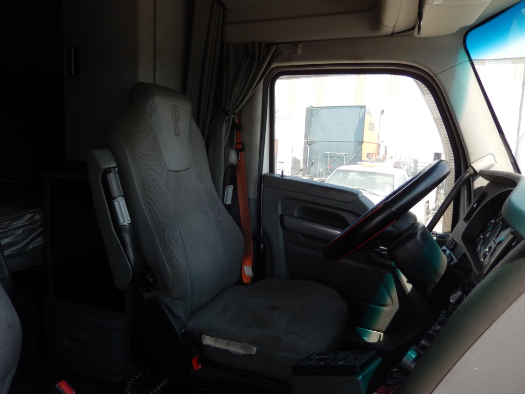 2017 KENWORTH T680 - Image 36